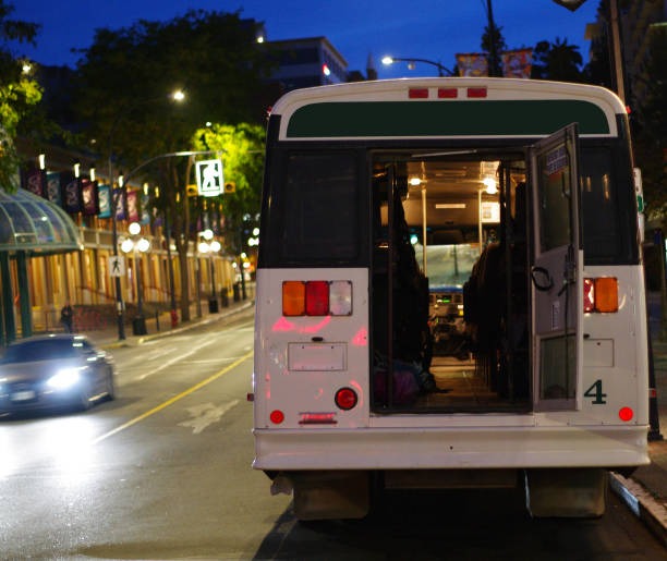 imgi_41_bus-waiting-downtown-at-night