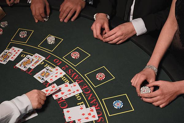 Exploring Responsible Gaming Tools on casino trực tuyến uy tín Sites