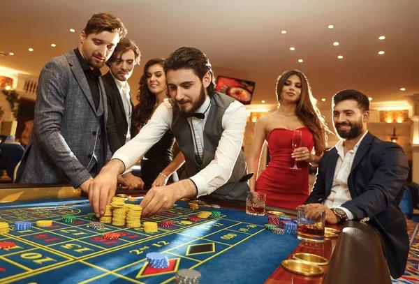 Find Traditional Casino Favorites with เว็บคาสิโนออนไลน์ for Gaming Variety