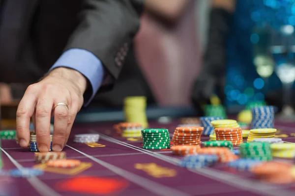Find New Card Games at a Singapore online casino for Gamers