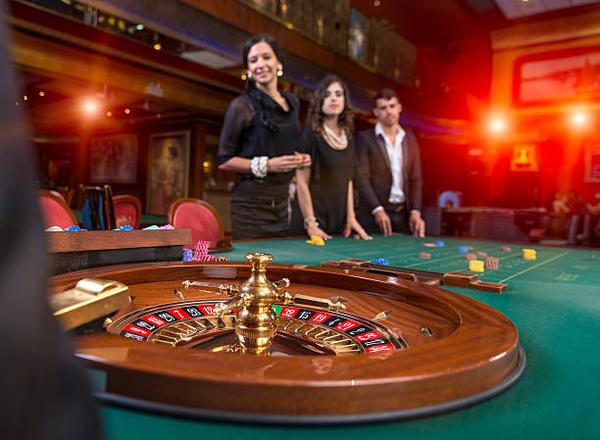 Enjoy Exciting Live Dealer Games through the best online casino sites Singapore for Enthusiasts