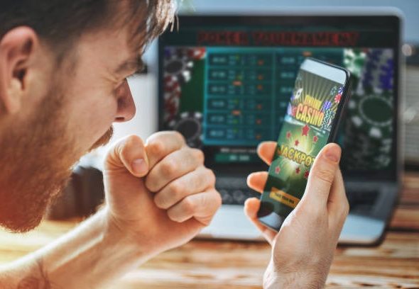 A Simple Guide to Poker Calls, Raises, and Folds